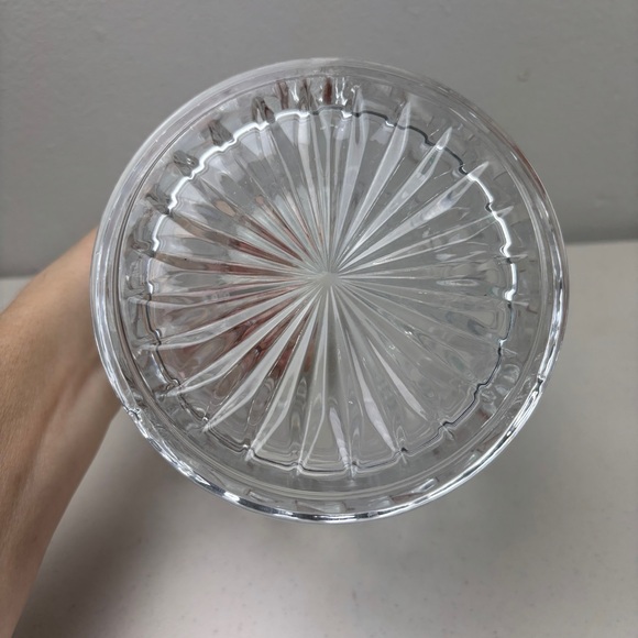 Elegant crystal/glass ice bucket, container, intricate, no lid or tongs - Picture 4 of 5